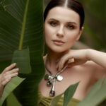 Abstract Marble-Like Disc Necklace